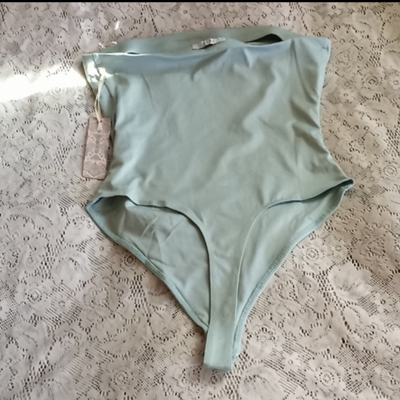 Summer top bundle Hollister lined camisole top with straps and Isis body suit - Picture 12 of 14